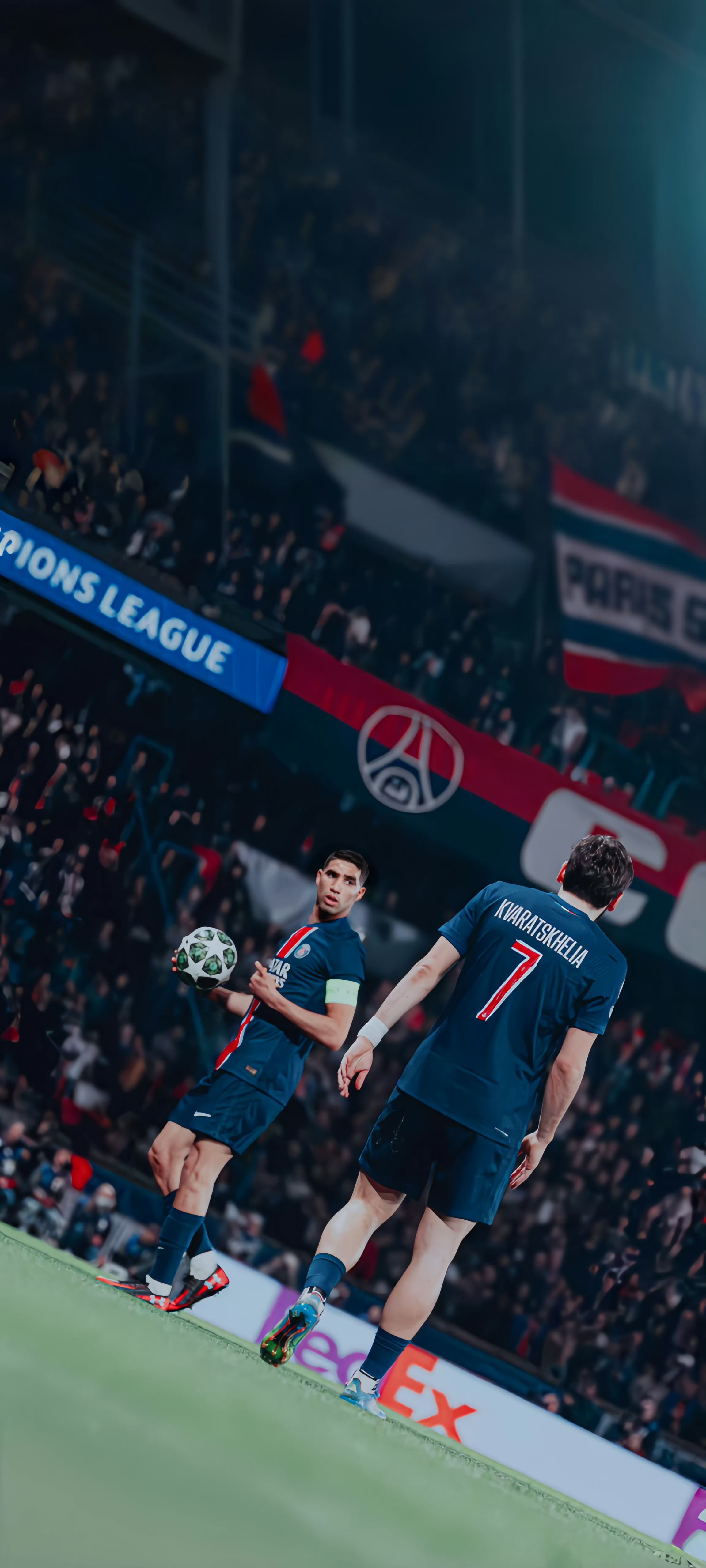 爱游戏体验巴黎圣日耳曼训练开放日，窗口期队长鼓劲引欢呼，意大利杯在即，团队化学反应显著的简单介绍