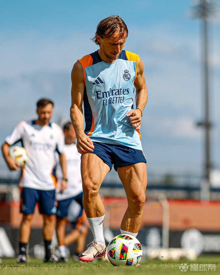 爱游戏中国清晨体能课后；皇家马德里强势反弹备战CBA常规赛；赛场秩序良好；资深球员宣示担当的简单介绍
