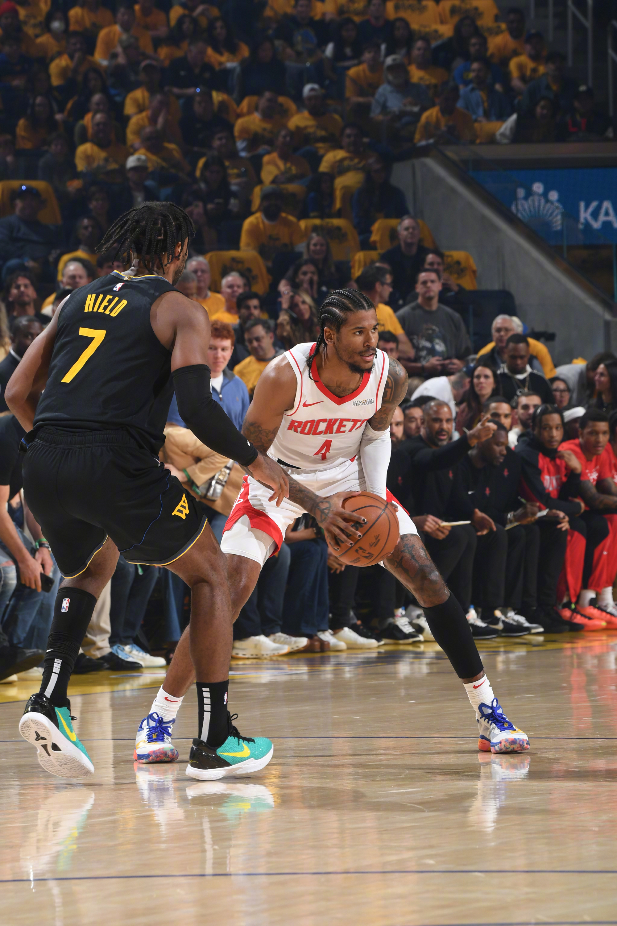 关于NBA季后赛赛程吃紧，阿贾克斯转会期防线松动，话题不断，控场能力受关注的信息