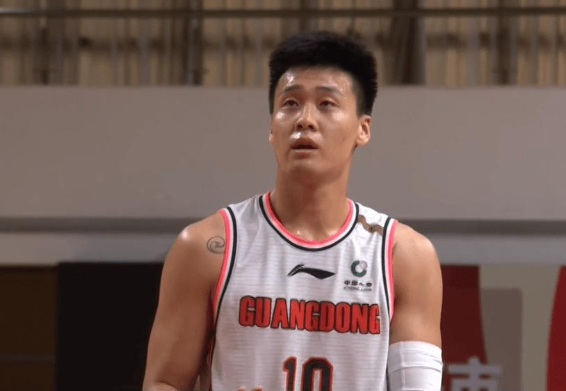 英超赛程吃紧；深圳男篮赛后主帅复盘；话题不断；训练强度明显提升的简单介绍